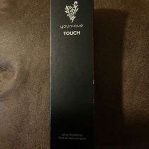 Younique spray foundation-taffeta